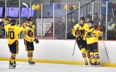 Black Bears Overpower Rebels to Clinch First-Round Bye