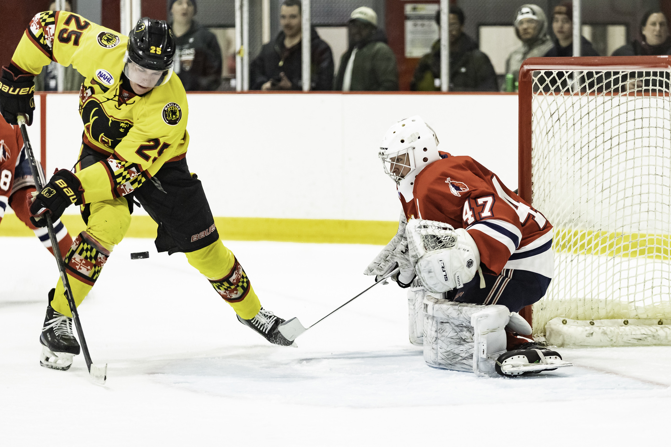 Anes drives net vs. Tomahawks